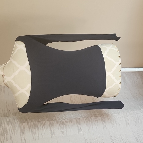 Hollister Cold Shoulder Top - Picture 3 of 3